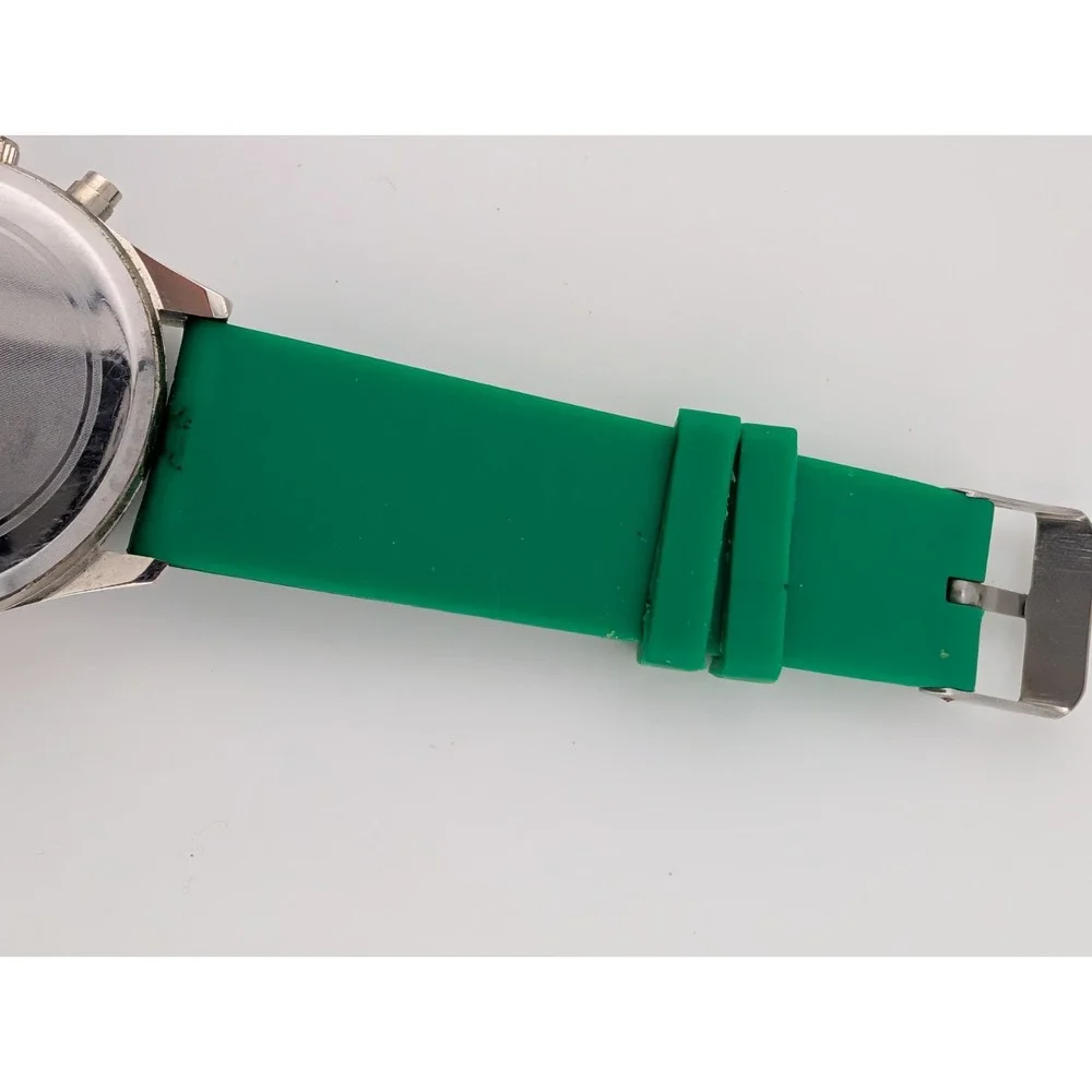 Christmas Tree Multicolor Light Up Dial Green Silicone Band- New‎ Battery